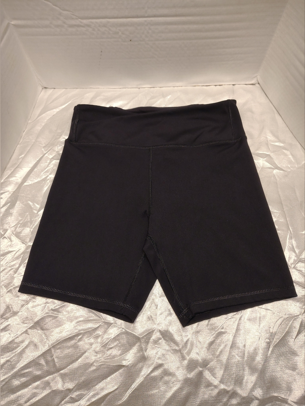 Outdoor Voices Shorts, Women - LARGE